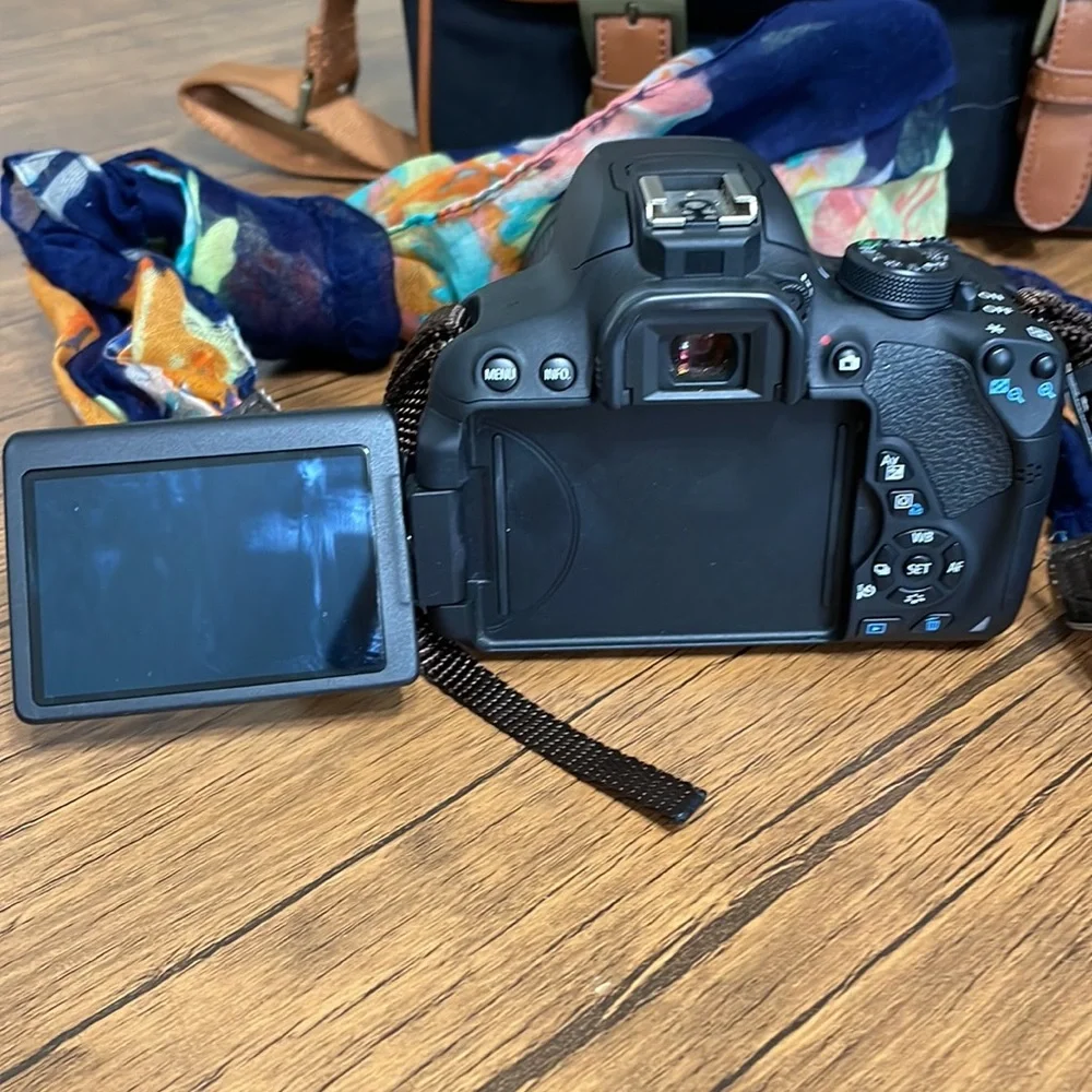 Canon EOS Rebel T5i DSLR
